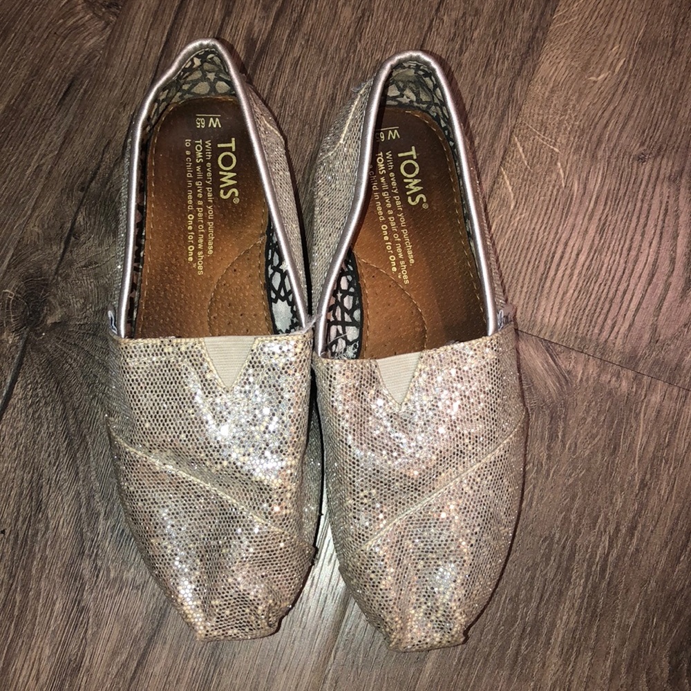 Toms shoes